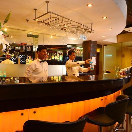 Hotel Shanti Palace West New Delhi Buitenkant foto