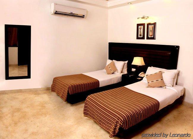 Hotel Shanti Palace West New Delhi Kamer foto