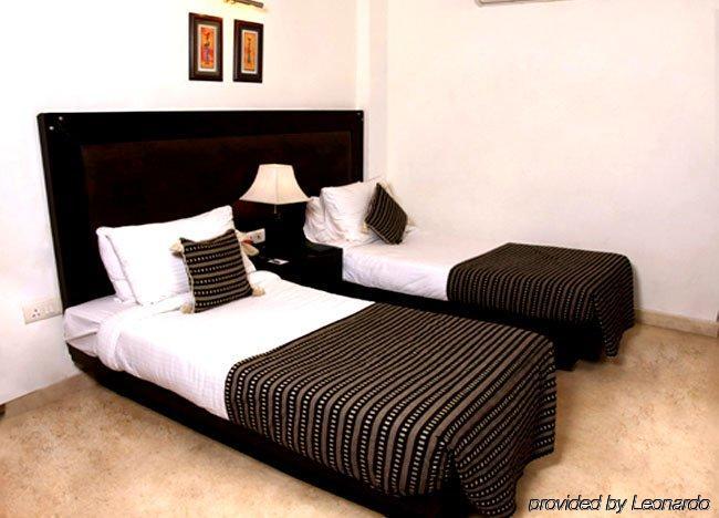 Hotel Shanti Palace West New Delhi Kamer foto