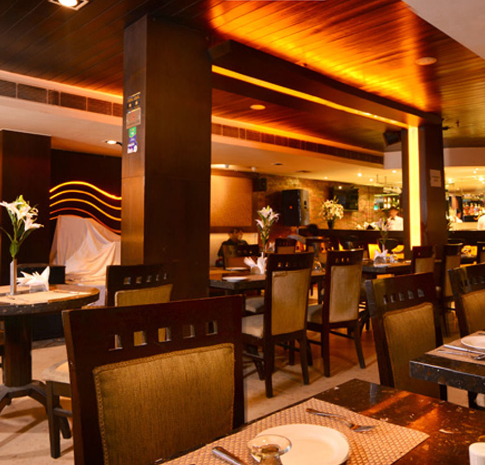 Hotel Shanti Palace West New Delhi Buitenkant foto