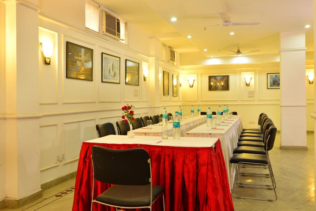 Hotel Shanti Palace West New Delhi Buitenkant foto